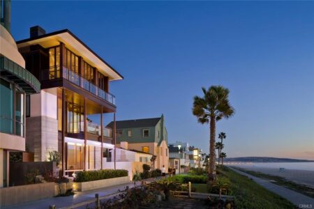 3216 The Strand beachfront home Manhattan