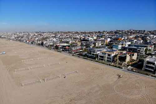 Beachfont homes on the Manhattan Beach Strand