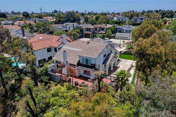 10 Cambridge Manhattan Beach in gated Manhattan Village